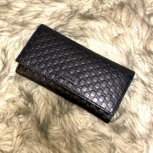 black gucci wallet
